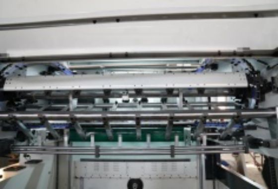 Computergestützte Maschine CQT-1520 für das automatische Schneiden und Kreisen von 19000 kg Produkte