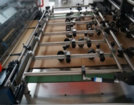 PLC-Kernkomponenten Vollautomatische Kreuz- und Druckschneidemaschine mit Strippen