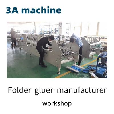 Kaltes Klebgerät für Kartons 3ACQ*580D im Produktionsbetrieb